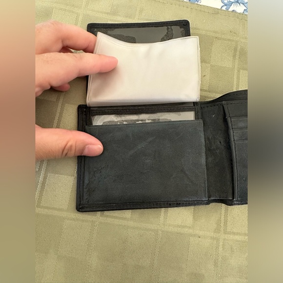 Black Wallet - Picture 4 of 6